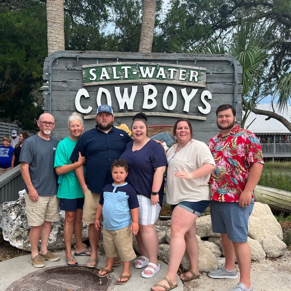 Meet your Posher, Gloria - Picture 8 of 15